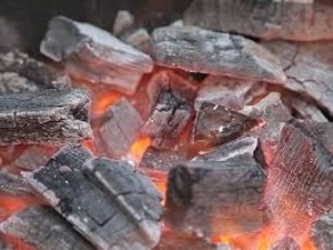 Древесний уголь фасованный грн.280