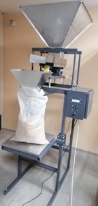 Дозатор сыпучих продуктов грн.