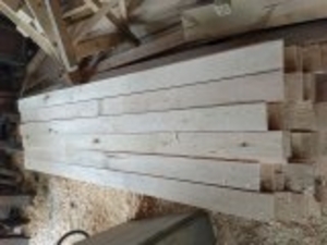 Продам срочно доску обрезную смерека свежепил грн.3200