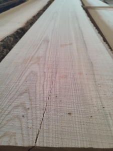 Доска ясеня необрезная грн.325