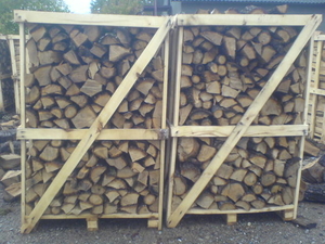 Продаём дрова (граб,дуб,бук) рубленые на поддонах. грн.0