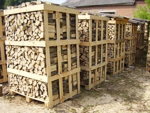 Продам свiжопилянi дрова в паллетах грн.0
