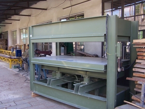 Пресс для фанерования мебельных щитов грн.0