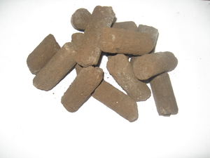 Продам топливный брикет из гидролизного лигнина грн.0